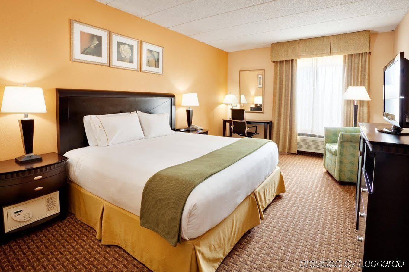 Hotel Baymont By Wyndham East Windsor Bradley Airport Esterno foto