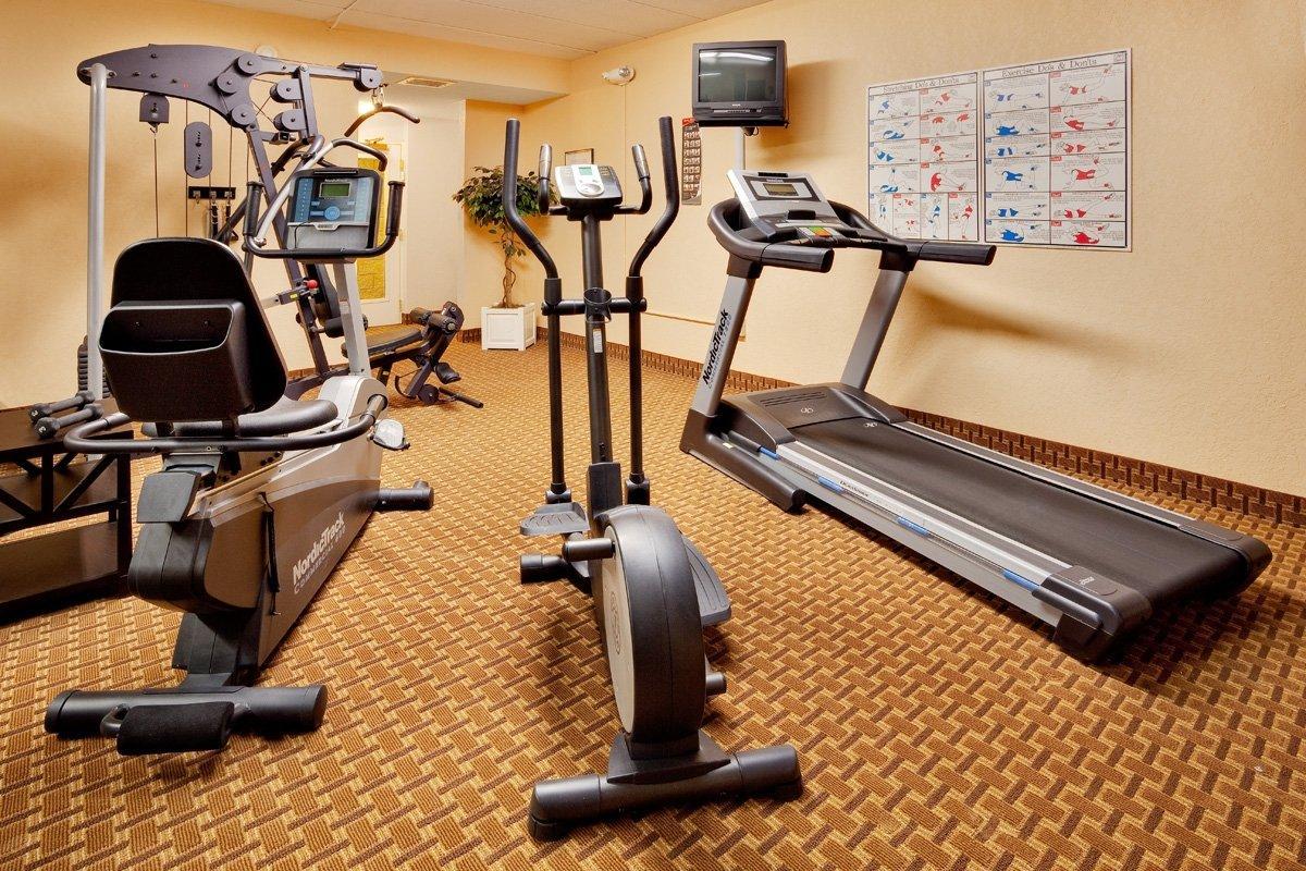 Hotel Baymont By Wyndham East Windsor Bradley Airport Esterno foto