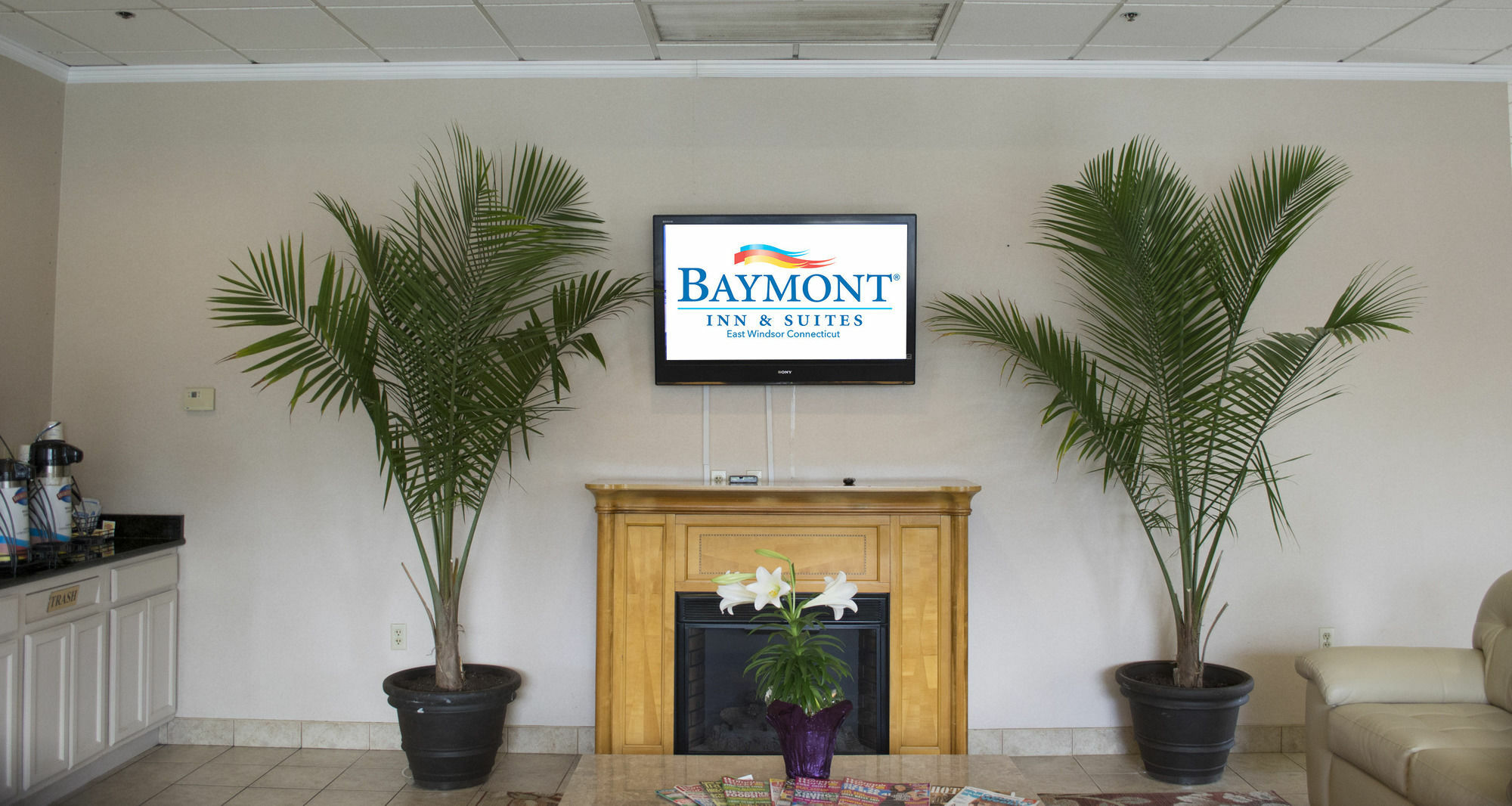 Baymont By Wyndham East Windsor Bradley Airport Hotel Esterno foto